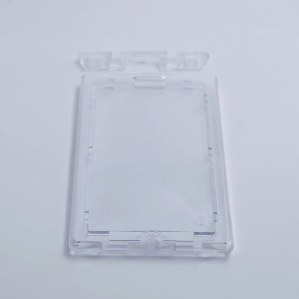 Kartenhalter Badge Prison Plus, VS/RS glasklar Hochformat verschließbar