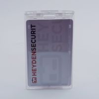 Kartenhalter Badge Prison Plus, VS/RS glasklar Hochformat verschließbar